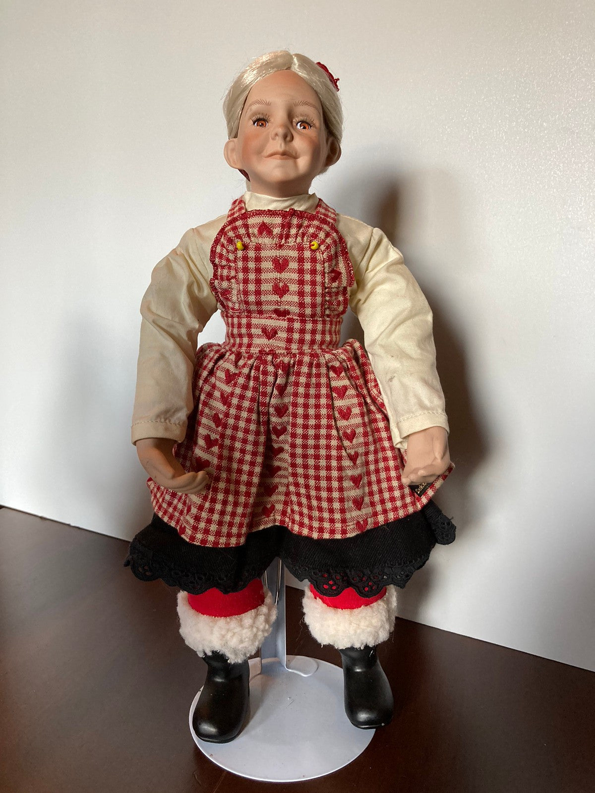 Unik porselens dukkefamilie fra Monikas dukkemakeri  - Jul