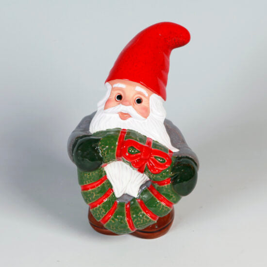 Årsnissen 2021 med julekrans - Rolf Berg