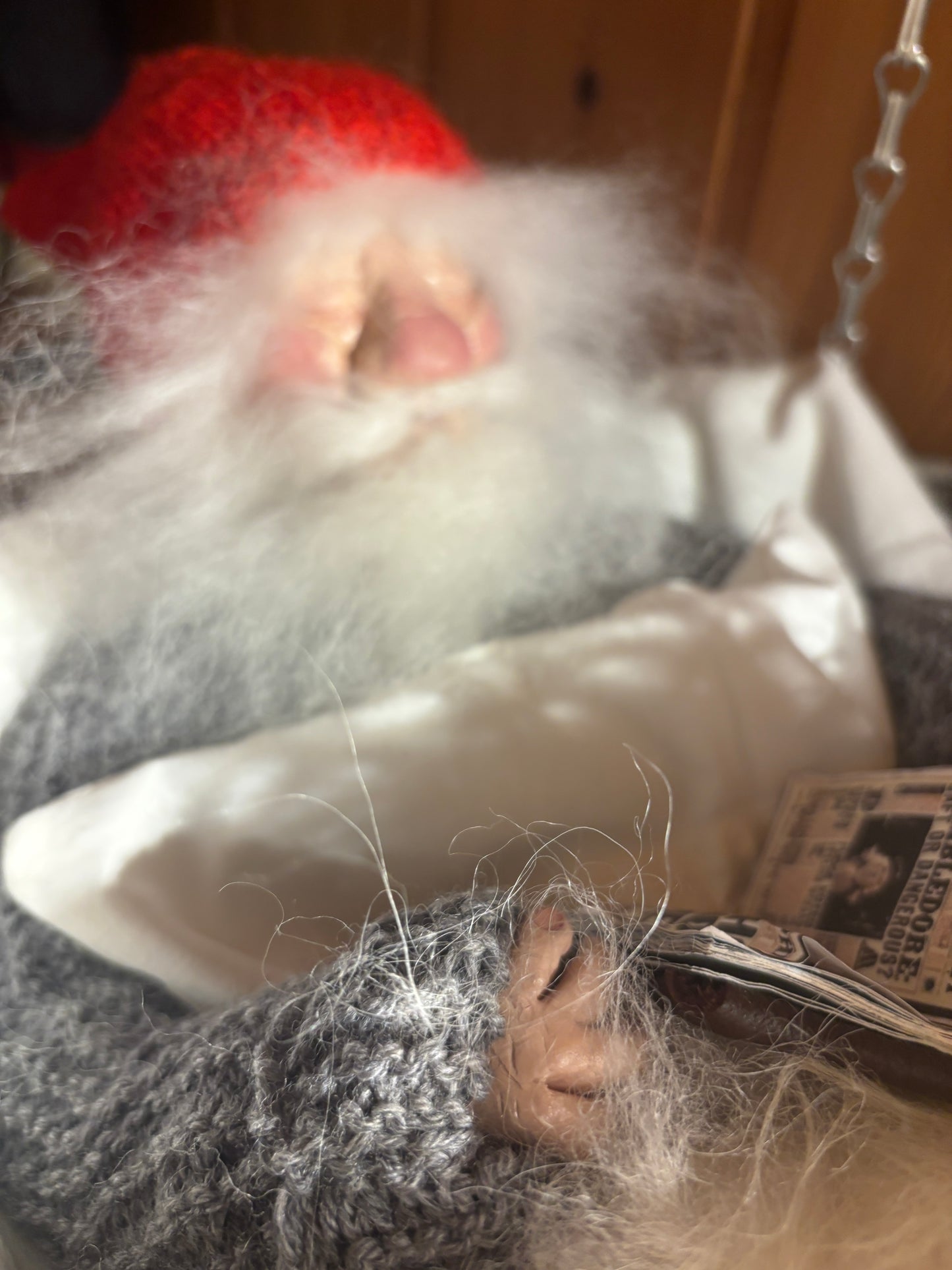 Nissefar har sovnet fra boka si - unike nisser