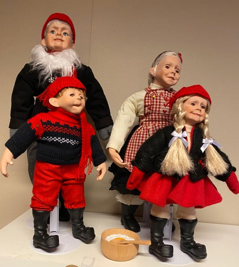 Unik porselens dukkefamilie fra Monikas dukkemakeri  - Jul