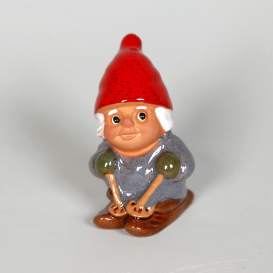 Micro Nissejente på ski - Rolf Berg